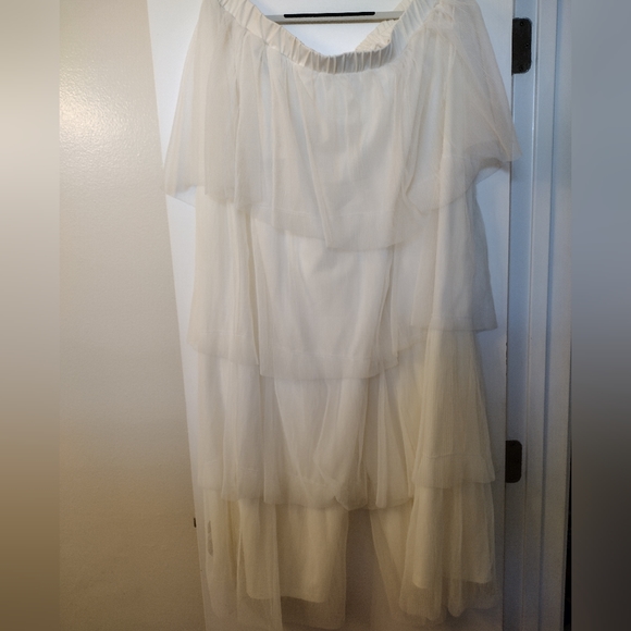 Drama Ruffle Pants - Picture 4 of 5